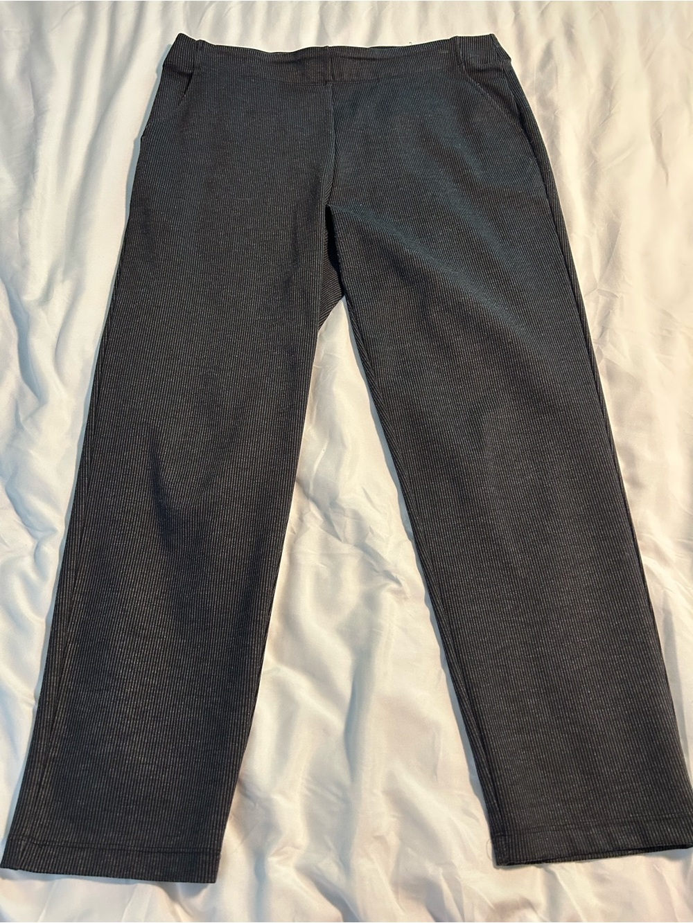 Max Studio women’s Straight-Leg pants. Grey pinstriped.